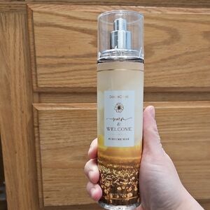 3/$15 SALE 👑 NWT Goose Creek Warm And Welcome